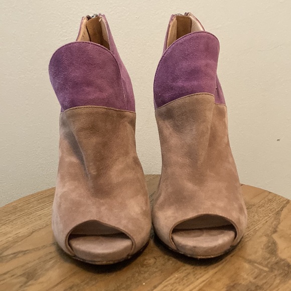Giorgio Armani Purple x Tan High Heels Size 37 (US 6.5) - Picture 2 of 13